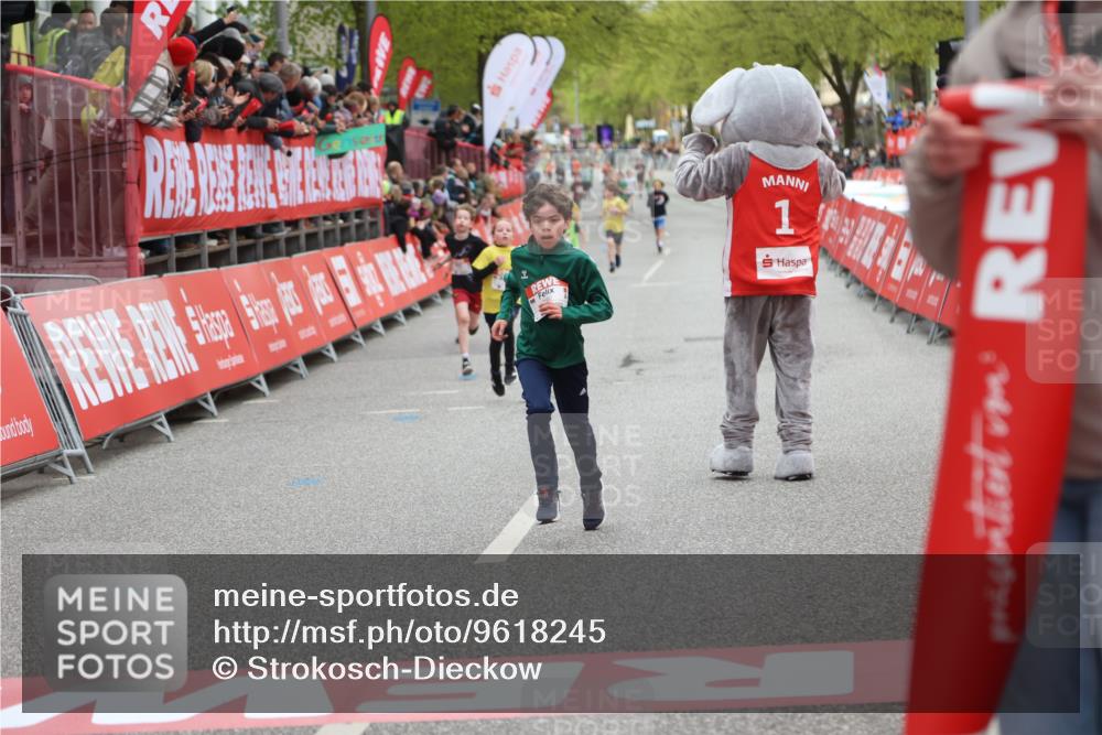 25.04.2026 - Das Zehntel Strokosch-Dieckow http://msf.ph/oto/9618245 25.04.2026 08:48:46 Ziel 3107, 3394, 3408, 3410, 3580 meine-sportfotos.de