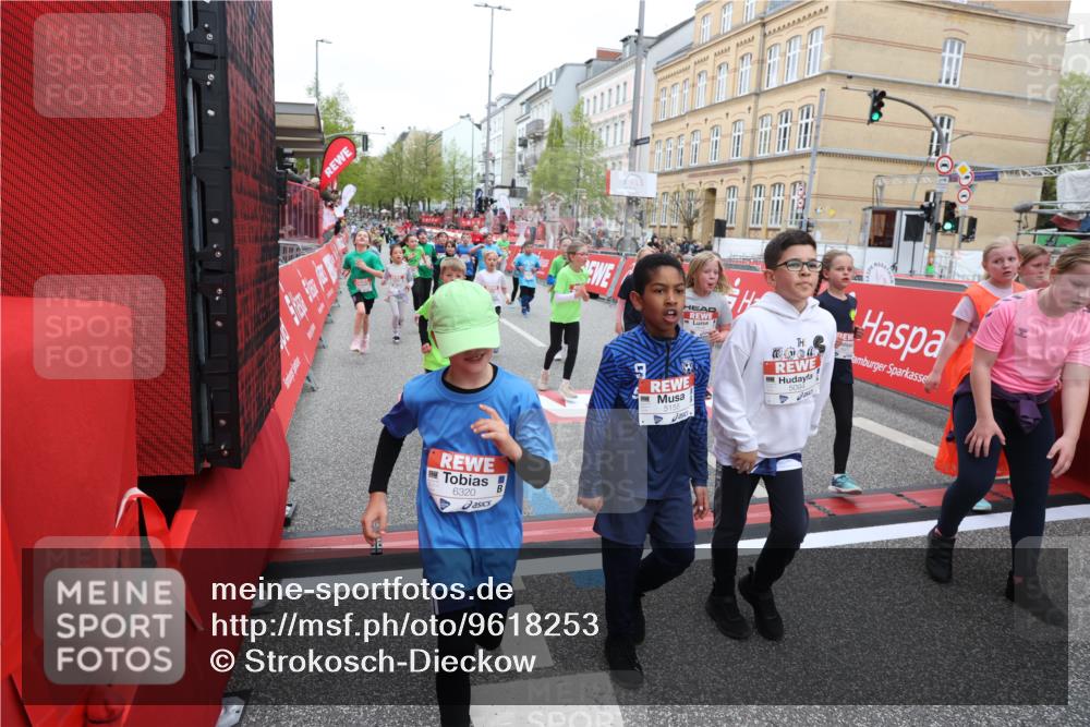 25.04.2026 - Das Zehntel Strokosch-Dieckow http://msf.ph/oto/9618253 25.04.2026 11:00:58 Ziel 5045, 5094, 5155, 5163, 5297, 5301, 5358, 5408, 5438, 5541, 5767, 6214, 6218, 6270, 6274, 6305, 6306, 6320, 6492, 6516, 6572, 6631, 6648, 6896, 6975, 7029, 7076, 7081, 7098, 7119, 7329, 7346, 7376, 7411, 7850, 7876 meine-sportfotos.de