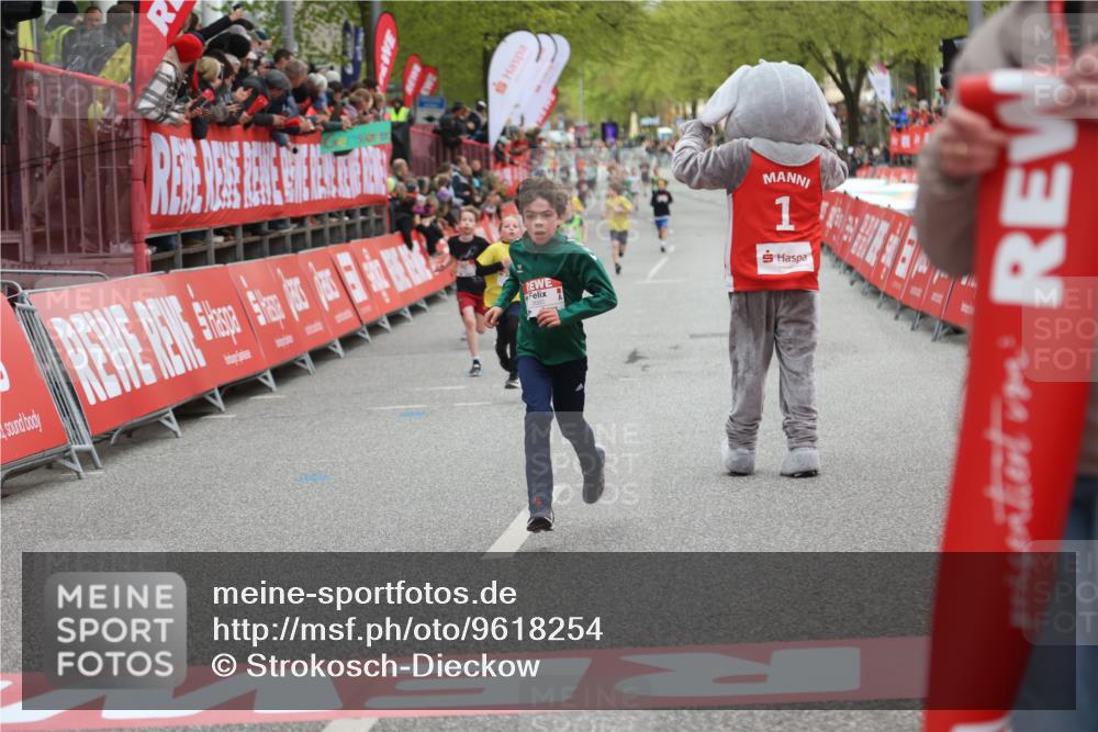 25.04.2026 - Das Zehntel Strokosch-Dieckow http://msf.ph/oto/9618254 25.04.2026 08:48:46 Ziel 3107, 3394, 3408, 3410, 3580 meine-sportfotos.de