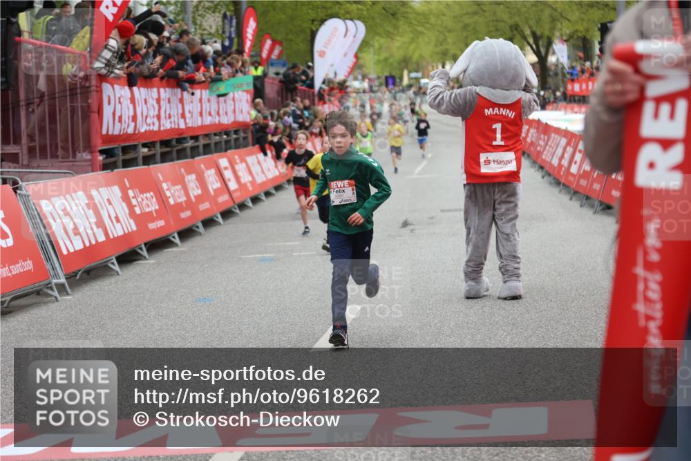 25.04.2026 - Das Zehntel Strokosch-Dieckow http://msf.ph/oto/9618262 25.04.2026 08:48:46 Ziel 3107, 3394, 3408, 3410, 3580 meine-sportfotos.de