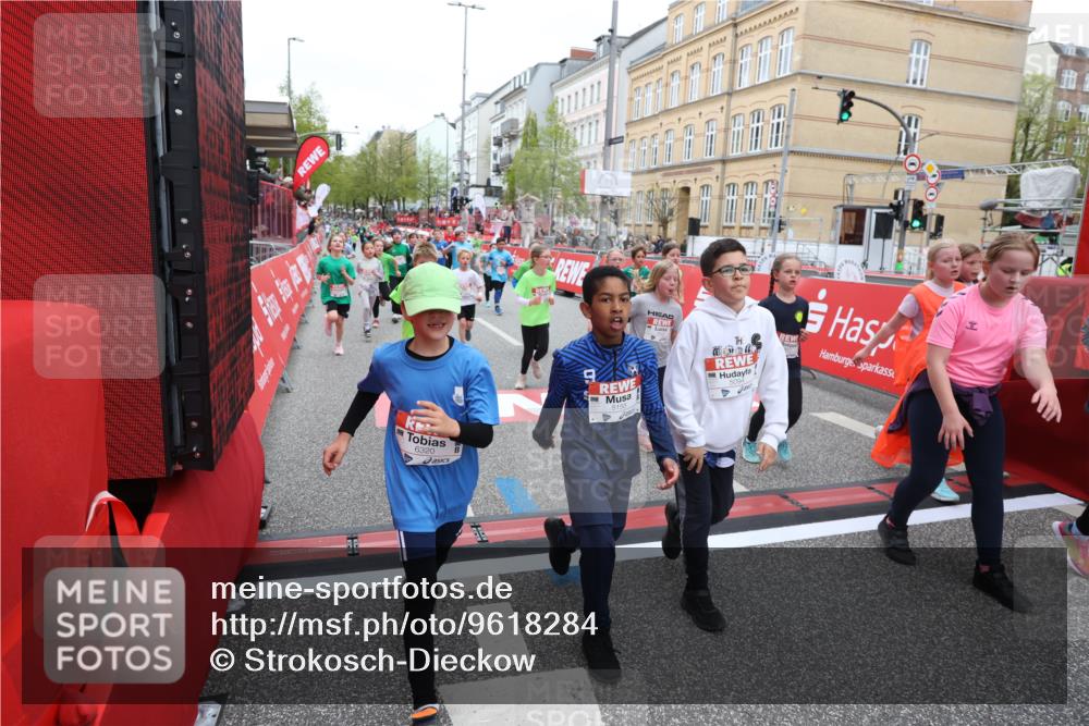 25.04.2026 - Das Zehntel Strokosch-Dieckow http://msf.ph/oto/9618284 25.04.2026 11:00:58 Ziel 5045, 5094, 5155, 5163, 5297, 5301, 5358, 5408, 5438, 5541, 5767, 6214, 6218, 6270, 6274, 6305, 6306, 6320, 6492, 6516, 6572, 6631, 6648, 6896, 6975, 7029, 7076, 7081, 7098, 7119, 7329, 7346, 7376, 7411, 7850, 7876 meine-sportfotos.de