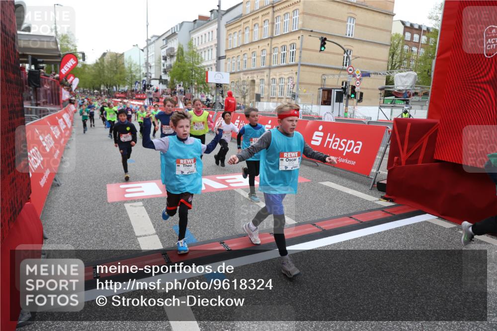 25.04.2026 - Das Zehntel Strokosch-Dieckow http://msf.ph/oto/9618324 25.04.2026 10:56:25 Ziel 5099, 5195, 5274, 5364, 5367, 5405, 5493, 5494, 5549, 5553, 5696, 5697, 5721, 5756, 5791, 6093, 6152, 6526, 6586, 6813, 7092, 7149, 7161, 7308, 7466, 7543, 7679, 7875, 7879 meine-sportfotos.de