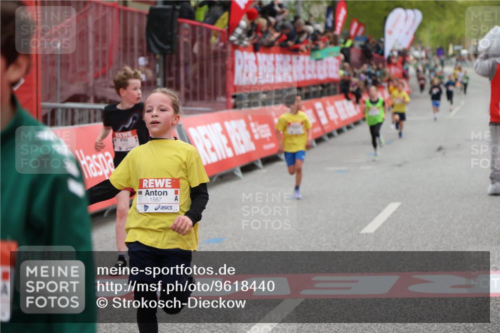 25.04.2026 - Das Zehntel Strokosch-Dieckow http://msf.ph/oto/9618440 25.04.2026 08:48:50 Ziel 1587, 2053, 3394, 3408, 3410, 3580 meine-sportfotos.de
