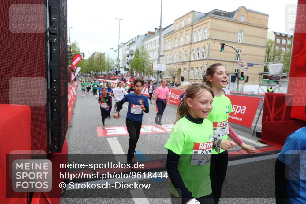 25.04.2026 - Das Zehntel Strokosch-Dieckow http://msf.ph/oto/9618444 25.04.2026 11:00:55 Ziel 5078, 5094, 5155, 5163, 5164, 5238, 5297, 5301, 5358, 5408, 5438, 5460, 5767, 6214, 6218, 6257, 6261, 6270, 6274, 6305, 6306, 6320, 6387, 6427, 6556, 6572, 6608, 6631, 6975, 7076, 7081, 7376, 7411, 7535, 7559, 7761, 7876 meine-sportfotos.de