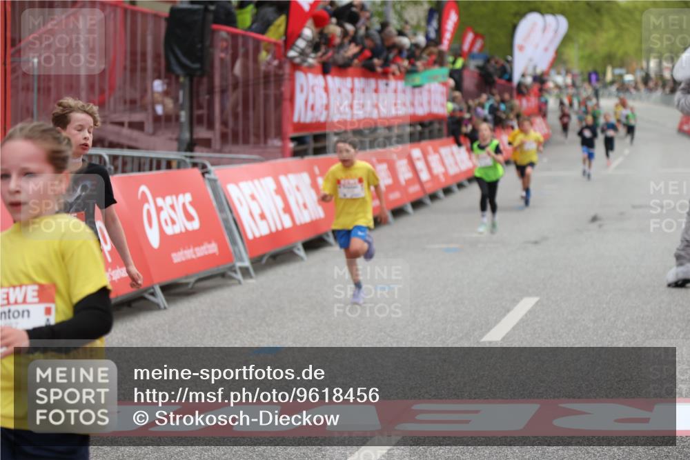 25.04.2026 - Das Zehntel Strokosch-Dieckow http://msf.ph/oto/9618456 25.04.2026 08:48:50 Ziel 1587, 2053, 3394, 3408, 3410, 3580 meine-sportfotos.de