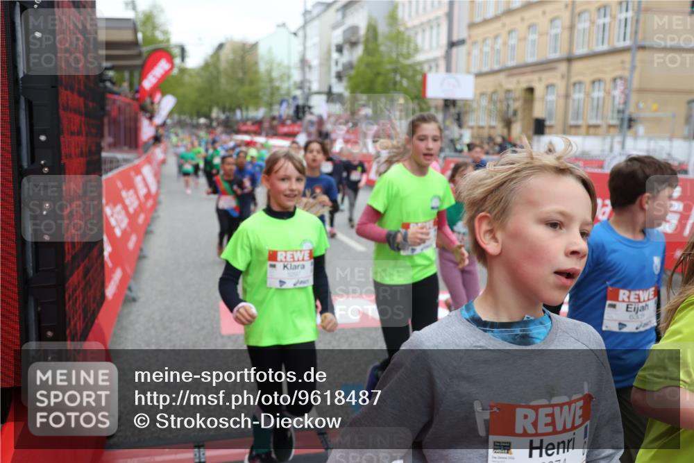 25.04.2026 - Das Zehntel Strokosch-Dieckow http://msf.ph/oto/9618487 25.04.2026 11:00:54 Ziel 5078, 5094, 5164, 5238, 5297, 5301, 5358, 5408, 5438, 5460, 5767, 5860, 6218, 6257, 6261, 6270, 6274, 6305, 6306, 6387, 6427, 6556, 6572, 6608, 6975, 7033, 7076, 7081, 7411, 7535, 7559, 7657, 7761, 7876 meine-sportfotos.de