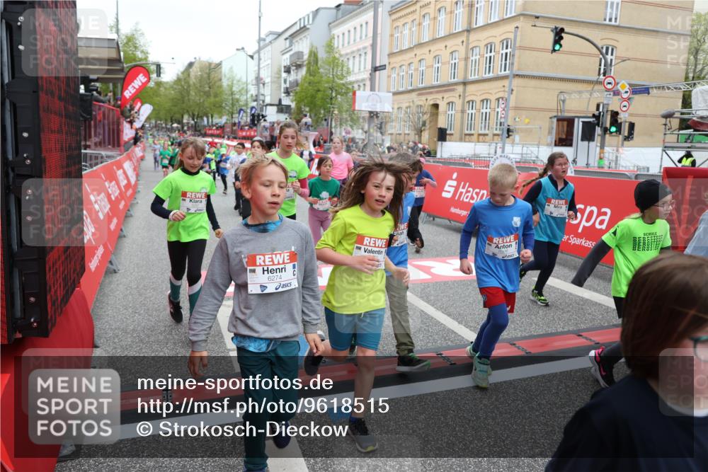 25.04.2026 - Das Zehntel Strokosch-Dieckow http://msf.ph/oto/9618515 25.04.2026 11:00:53 Ziel 5026, 5075, 5078, 5164, 5238, 5297, 5301, 5358, 5408, 5438, 5460, 5767, 5860, 6257, 6261, 6270, 6274, 6305, 6306, 6387, 6427, 6556, 6608, 6661, 6671, 6742, 6975, 7033, 7076, 7081, 7535, 7559, 7657, 7761, 7876 meine-sportfotos.de