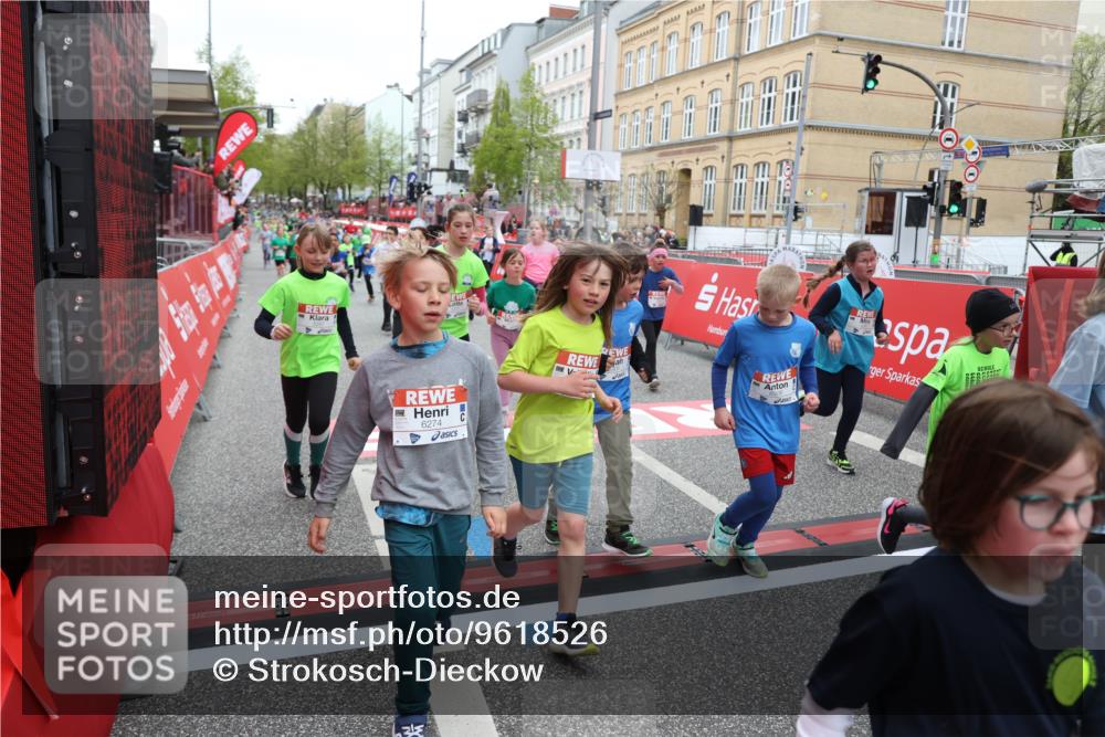 25.04.2026 - Das Zehntel Strokosch-Dieckow http://msf.ph/oto/9618526 25.04.2026 11:00:53 Ziel 5026, 5075, 5078, 5164, 5238, 5297, 5301, 5358, 5408, 5438, 5460, 5767, 5860, 6257, 6261, 6270, 6274, 6305, 6306, 6387, 6427, 6556, 6608, 6661, 6671, 6742, 6975, 7033, 7076, 7081, 7535, 7559, 7657, 7761, 7876 meine-sportfotos.de