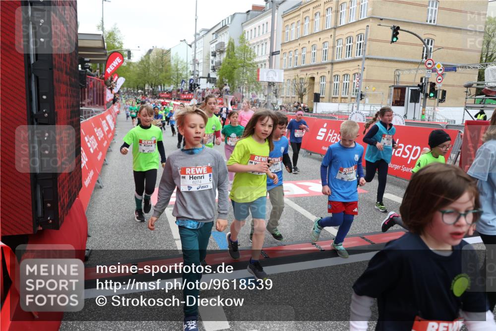 25.04.2026 - Das Zehntel Strokosch-Dieckow http://msf.ph/oto/9618539 25.04.2026 11:00:53 Ziel 5026, 5075, 5078, 5164, 5238, 5297, 5301, 5358, 5408, 5438, 5460, 5767, 5860, 6257, 6261, 6270, 6274, 6305, 6306, 6387, 6427, 6556, 6608, 6661, 6671, 6742, 6975, 7033, 7076, 7081, 7535, 7559, 7657, 7761, 7876 meine-sportfotos.de