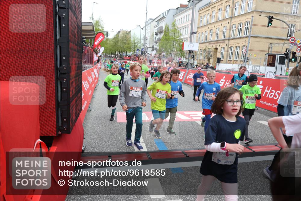 25.04.2026 - Das Zehntel Strokosch-Dieckow http://msf.ph/oto/9618585 25.04.2026 11:00:53 Ziel 5026, 5075, 5078, 5164, 5238, 5297, 5301, 5358, 5408, 5438, 5460, 5767, 5860, 6257, 6261, 6270, 6274, 6305, 6306, 6387, 6427, 6556, 6608, 6661, 6671, 6742, 6975, 7033, 7076, 7081, 7535, 7559, 7657, 7761, 7876 meine-sportfotos.de