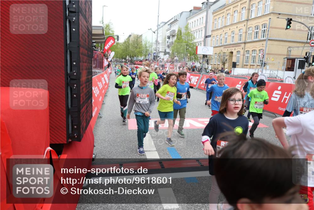 25.04.2026 - Das Zehntel Strokosch-Dieckow http://msf.ph/oto/9618601 25.04.2026 11:00:53 Ziel 5026, 5075, 5078, 5164, 5238, 5297, 5301, 5358, 5408, 5438, 5460, 5767, 5860, 6257, 6261, 6270, 6274, 6305, 6306, 6387, 6427, 6556, 6608, 6661, 6671, 6742, 6975, 7033, 7076, 7081, 7535, 7559, 7657, 7761, 7876 meine-sportfotos.de