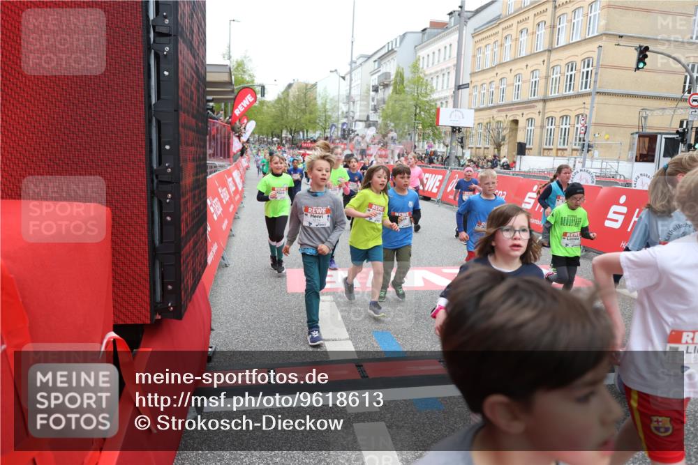 25.04.2026 - Das Zehntel Strokosch-Dieckow http://msf.ph/oto/9618613 25.04.2026 11:00:52 Ziel 5026, 5075, 5078, 5164, 5238, 5297, 5301, 5358, 5460, 5767, 5860, 6257, 6261, 6270, 6274, 6305, 6306, 6387, 6427, 6556, 6608, 6654, 6661, 6671, 6742, 7033, 7057, 7066, 7076, 7081, 7535, 7559, 7657, 7761, 7876 meine-sportfotos.de