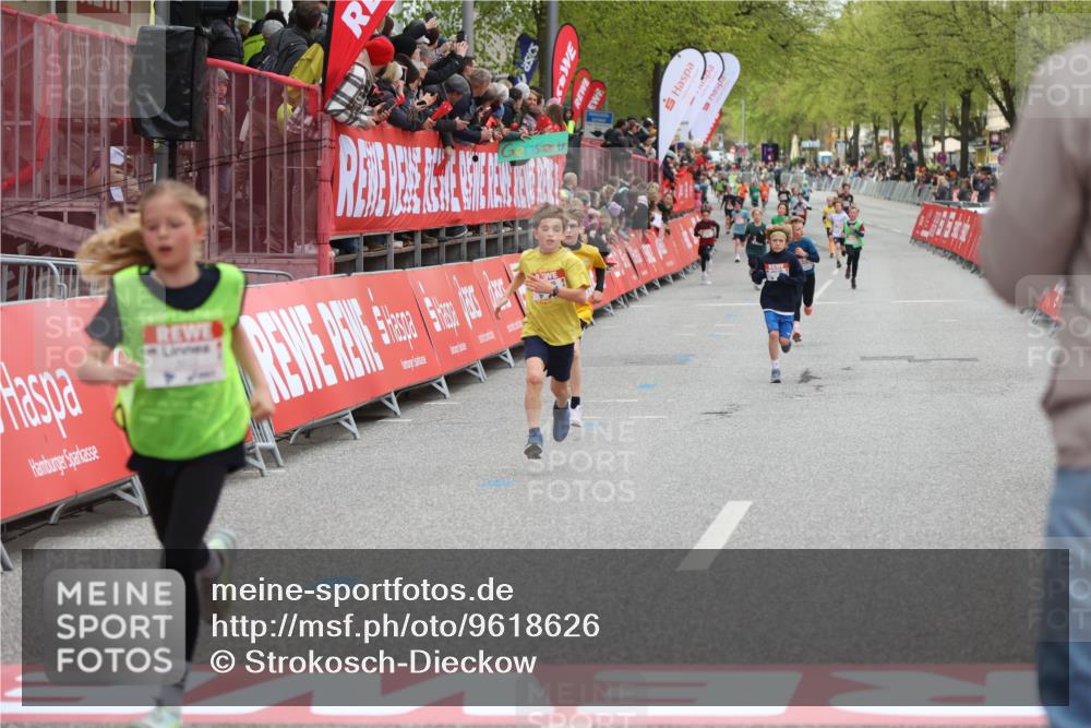 25.04.2026 - Das Zehntel Strokosch-Dieckow http://msf.ph/oto/9618626 25.04.2026 08:48:54 Ziel 1587, 2053, 2796, 3222, 3580 meine-sportfotos.de