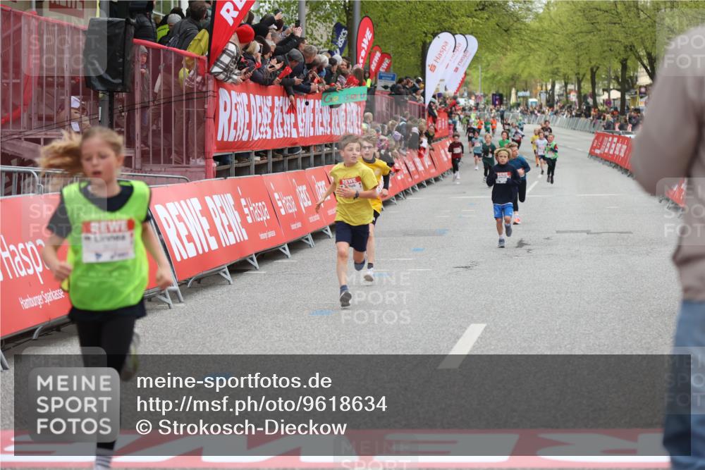 25.04.2026 - Das Zehntel Strokosch-Dieckow http://msf.ph/oto/9618634 25.04.2026 08:48:54 Ziel 1587, 2053, 2796, 3222, 3580 meine-sportfotos.de
