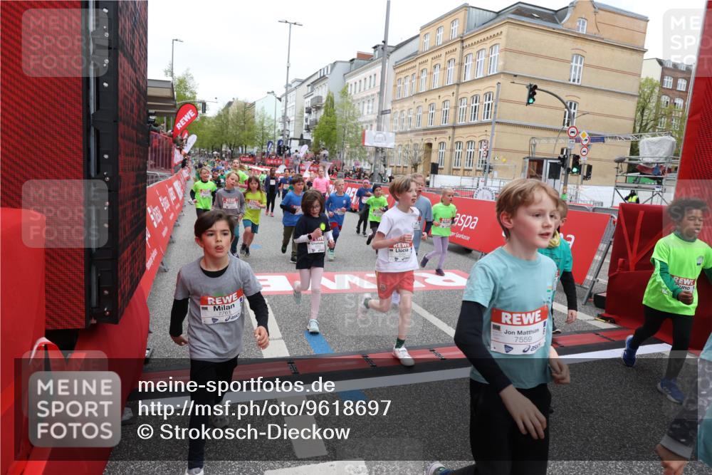 25.04.2026 - Das Zehntel Strokosch-Dieckow http://msf.ph/oto/9618697 25.04.2026 11:00:51 Ziel 5026, 5075, 5078, 5164, 5238, 5297, 5301, 5429, 5460, 5767, 5860, 6257, 6261, 6270, 6274, 6305, 6306, 6387, 6427, 6556, 6608, 6654, 6661, 6671, 6742, 7033, 7057, 7066, 7076, 7081, 7535, 7559, 7657, 7761 meine-sportfotos.de