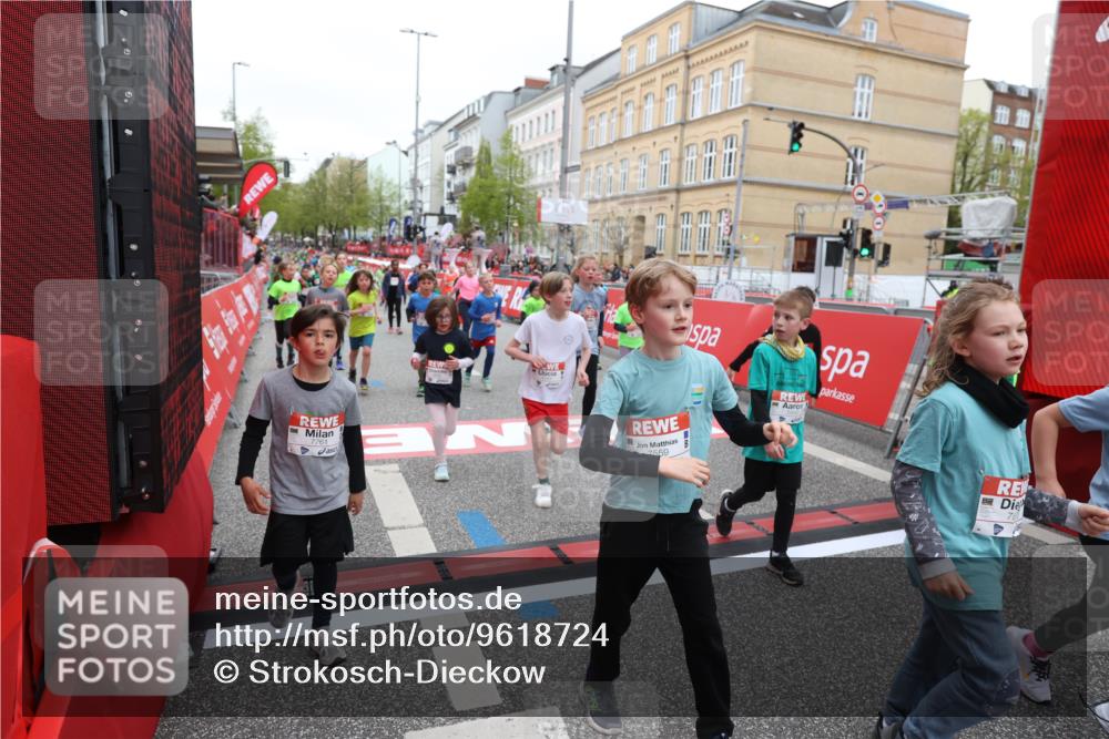 25.04.2026 - Das Zehntel Strokosch-Dieckow http://msf.ph/oto/9618724 25.04.2026 11:00:51 Ziel 5026, 5075, 5078, 5164, 5238, 5297, 5301, 5429, 5460, 5767, 5860, 6257, 6261, 6270, 6274, 6305, 6306, 6387, 6427, 6556, 6608, 6654, 6661, 6671, 6742, 7033, 7057, 7066, 7076, 7081, 7535, 7559, 7657, 7761 meine-sportfotos.de