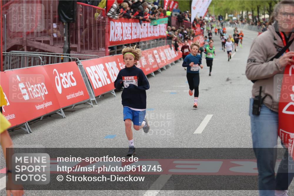 25.04.2026 - Das Zehntel Strokosch-Dieckow http://msf.ph/oto/9618745 25.04.2026 08:48:59 Ziel 2058, 2796, 2815, 3222, 3574 meine-sportfotos.de