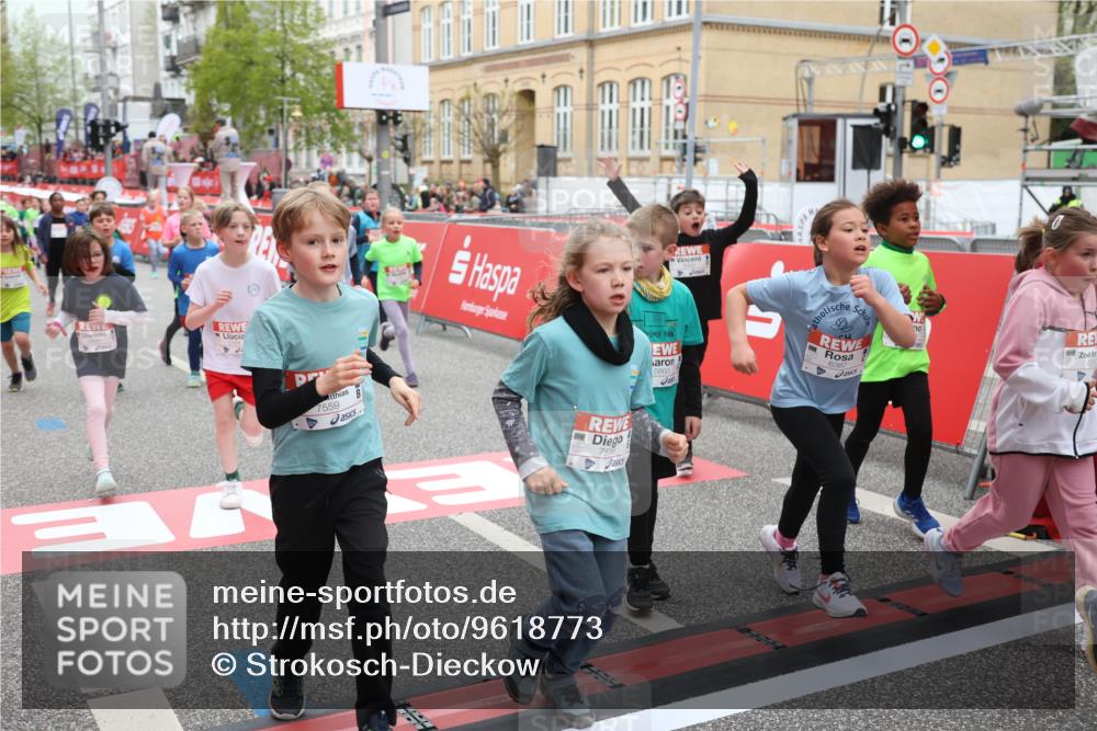 25.04.2026 - Das Zehntel Strokosch-Dieckow http://msf.ph/oto/9618773 25.04.2026 11:00:50 Ziel 5026, 5075, 5078, 5164, 5238, 5429, 5460, 5860, 6257, 6261, 6270, 6274, 6387, 6427, 6556, 6608, 6643, 6654, 6661, 6671, 6742, 7033, 7057, 7066, 7076, 7081, 7235, 7241, 7371, 7372, 7384, 7535, 7559, 7644, 7657, 7761 meine-sportfotos.de