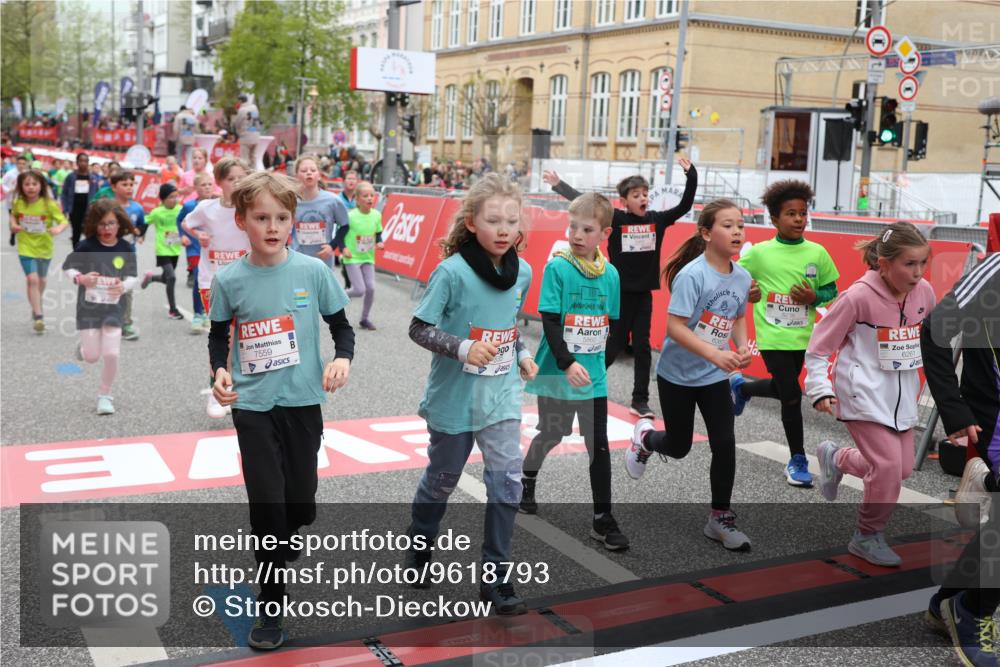 25.04.2026 - Das Zehntel Strokosch-Dieckow http://msf.ph/oto/9618793 25.04.2026 11:00:50 Ziel 5026, 5075, 5078, 5164, 5238, 5429, 5460, 5860, 6257, 6261, 6270, 6274, 6387, 6427, 6556, 6608, 6643, 6654, 6661, 6671, 6742, 7033, 7057, 7066, 7076, 7081, 7235, 7241, 7371, 7372, 7384, 7535, 7559, 7644, 7657, 7761 meine-sportfotos.de