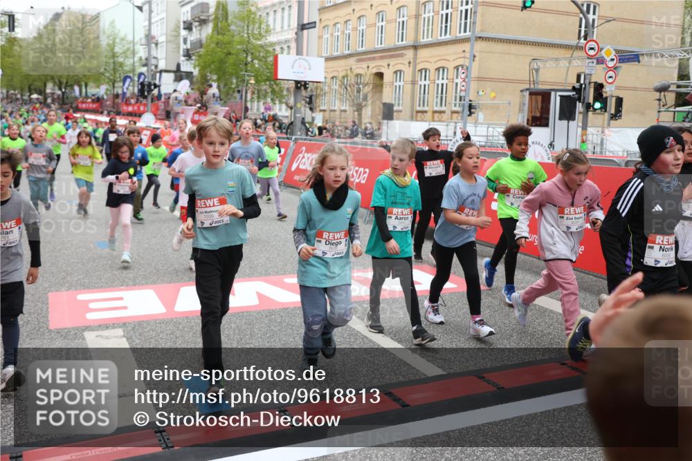 25.04.2026 - Das Zehntel Strokosch-Dieckow http://msf.ph/oto/9618813 25.04.2026 11:00:50 Ziel 5026, 5075, 5078, 5164, 5238, 5429, 5460, 5860, 6257, 6261, 6270, 6274, 6387, 6427, 6556, 6608, 6643, 6654, 6661, 6671, 6742, 7033, 7057, 7066, 7076, 7081, 7235, 7241, 7371, 7372, 7384, 7535, 7559, 7644, 7657, 7761 meine-sportfotos.de