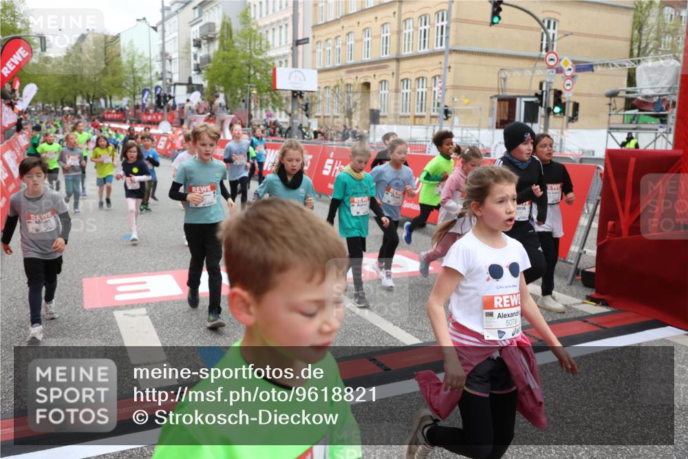 25.04.2026 - Das Zehntel Strokosch-Dieckow http://msf.ph/oto/9618821 25.04.2026 11:00:50 Ziel 5026, 5075, 5078, 5164, 5238, 5429, 5460, 5860, 6257, 6261, 6270, 6274, 6387, 6427, 6556, 6608, 6643, 6654, 6661, 6671, 6742, 7033, 7057, 7066, 7076, 7081, 7235, 7241, 7371, 7372, 7384, 7535, 7559, 7644, 7657, 7761 meine-sportfotos.de