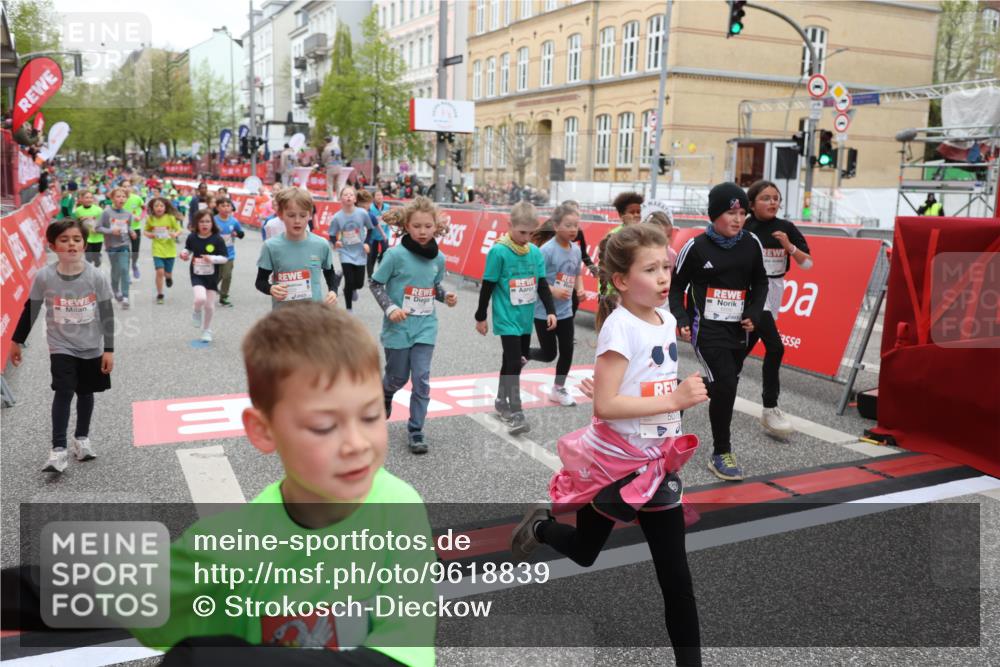 25.04.2026 - Das Zehntel Strokosch-Dieckow http://msf.ph/oto/9618839 25.04.2026 11:00:50 Ziel 5026, 5075, 5078, 5164, 5238, 5429, 5460, 5860, 6257, 6261, 6270, 6274, 6387, 6427, 6556, 6608, 6643, 6654, 6661, 6671, 6742, 7033, 7057, 7066, 7076, 7081, 7235, 7241, 7371, 7372, 7384, 7535, 7559, 7644, 7657, 7761 meine-sportfotos.de