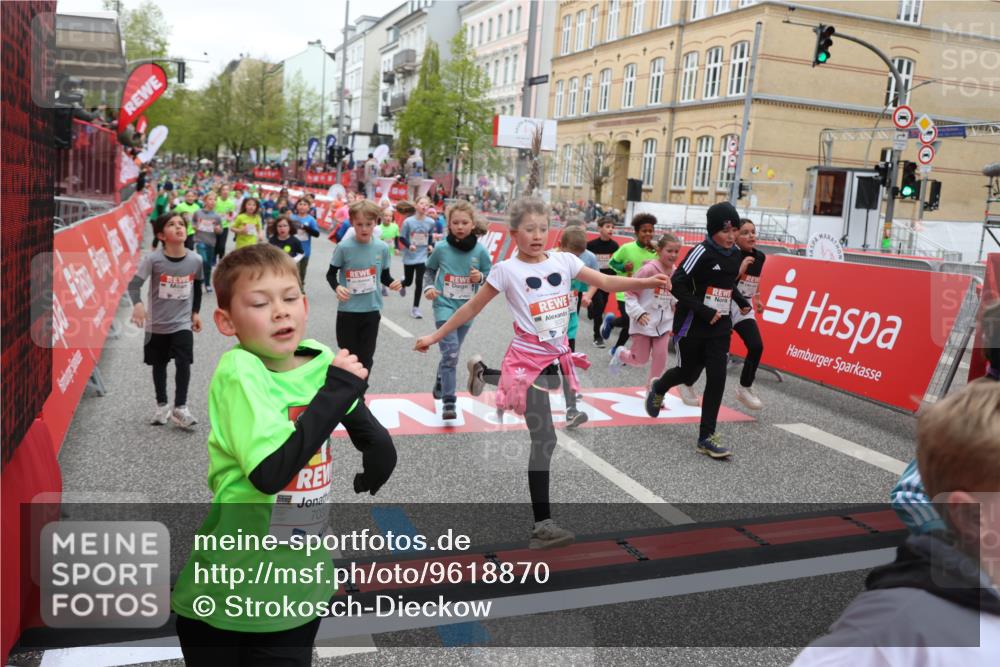 25.04.2026 - Das Zehntel Strokosch-Dieckow http://msf.ph/oto/9618870 25.04.2026 11:00:49 Ziel 5026, 5075, 5078, 5164, 5238, 5402, 5429, 5460, 5860, 6257, 6261, 6387, 6427, 6556, 6608, 6643, 6654, 6661, 6671, 6742, 7033, 7057, 7066, 7078, 7112, 7235, 7241, 7330, 7371, 7372, 7384, 7535, 7559, 7644, 7657, 7761 meine-sportfotos.de