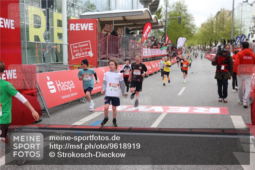 25.04.2026 - Das Zehntel Strokosch-Dieckow http://msf.ph/oto/9618919 25.04.2026 08:49:09 Ziel 1696, 2042, 2173, 3123, 3302, 3567, 3699, 3957 meine-sportfotos.de