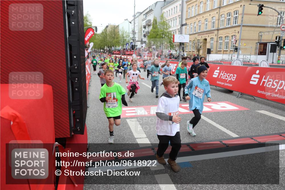 25.04.2026 - Das Zehntel Strokosch-Dieckow http://msf.ph/oto/9618922 25.04.2026 11:00:48 Ziel 5026, 5075, 5078, 5238, 5402, 5429, 5860, 6257, 6261, 6387, 6556, 6643, 6654, 6661, 6671, 6742, 7033, 7057, 7066, 7078, 7112, 7235, 7241, 7330, 7361, 7371, 7372, 7384, 7535, 7559, 7644, 7657, 7761 meine-sportfotos.de