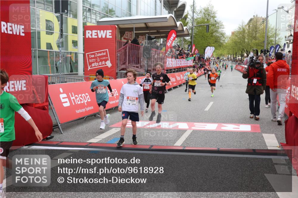 25.04.2026 - Das Zehntel Strokosch-Dieckow http://msf.ph/oto/9618928 25.04.2026 08:49:09 Ziel 1696, 2042, 2173, 3123, 3302, 3567, 3699, 3957 meine-sportfotos.de
