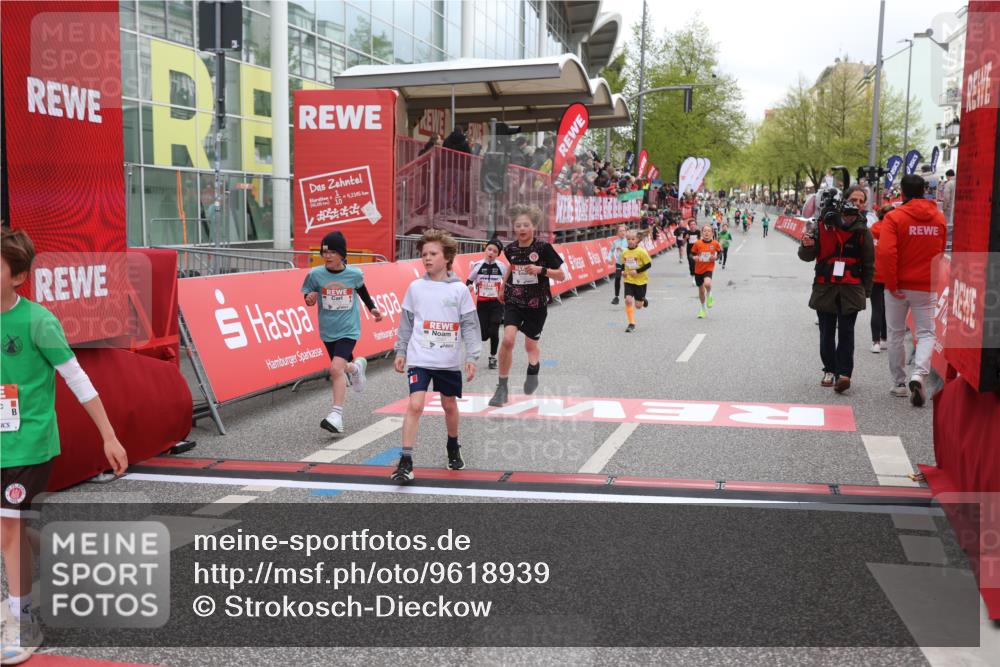 25.04.2026 - Das Zehntel Strokosch-Dieckow http://msf.ph/oto/9618939 25.04.2026 08:49:09 Ziel 1696, 2042, 2173, 3123, 3302, 3567, 3699, 3957 meine-sportfotos.de