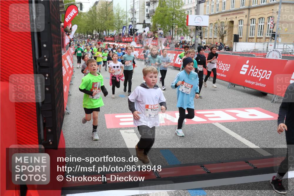 25.04.2026 - Das Zehntel Strokosch-Dieckow http://msf.ph/oto/9618948 25.04.2026 11:00:48 Ziel 5026, 5075, 5078, 5238, 5402, 5429, 5860, 6257, 6261, 6387, 6556, 6643, 6654, 6661, 6671, 6742, 7033, 7057, 7066, 7078, 7112, 7235, 7241, 7330, 7361, 7371, 7372, 7384, 7535, 7559, 7644, 7657, 7761 meine-sportfotos.de