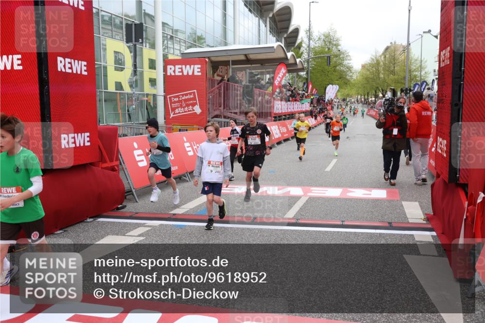 25.04.2026 - Das Zehntel Strokosch-Dieckow http://msf.ph/oto/9618952 25.04.2026 08:49:10 Ziel 1696, 1794, 2042, 2173, 2777, 3123, 3302, 3567, 3699, 3957 meine-sportfotos.de