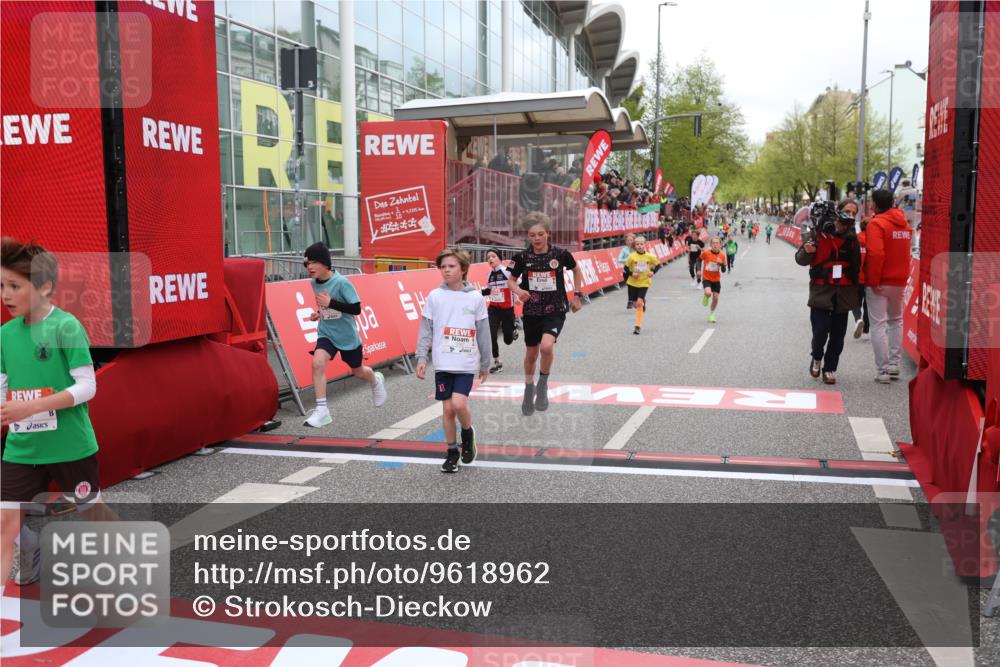25.04.2026 - Das Zehntel Strokosch-Dieckow http://msf.ph/oto/9618962 25.04.2026 08:49:10 Ziel 1696, 1794, 2042, 2173, 2777, 3123, 3302, 3567, 3699, 3957 meine-sportfotos.de