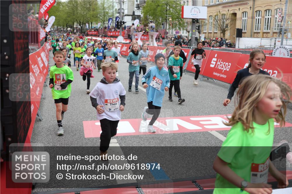 25.04.2026 - Das Zehntel Strokosch-Dieckow http://msf.ph/oto/9618974 25.04.2026 11:00:48 Ziel 5026, 5075, 5078, 5238, 5402, 5429, 5860, 6257, 6261, 6387, 6556, 6643, 6654, 6661, 6671, 6742, 7033, 7057, 7066, 7078, 7112, 7235, 7241, 7330, 7361, 7371, 7372, 7384, 7535, 7559, 7644, 7657, 7761 meine-sportfotos.de