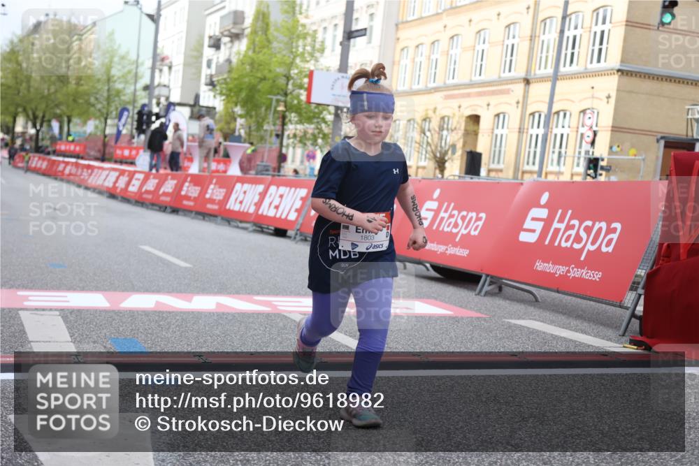 25.04.2026 - Das Zehntel Strokosch-Dieckow http://msf.ph/oto/9618982 25.04.2026 09:12:07 Ziel 1391, 1801, 1803, 2557, 2637 meine-sportfotos.de