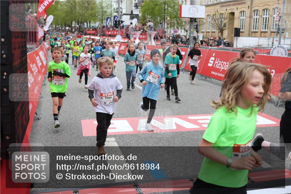 25.04.2026 - Das Zehntel Strokosch-Dieckow http://msf.ph/oto/9618984 25.04.2026 11:00:47 Ziel 5026, 5075, 5078, 5402, 5429, 5860, 6556, 6643, 6654, 6661, 6671, 6742, 6945, 7033, 7057, 7066, 7078, 7112, 7235, 7241, 7330, 7361, 7371, 7372, 7384, 7559, 7644, 7657 meine-sportfotos.de