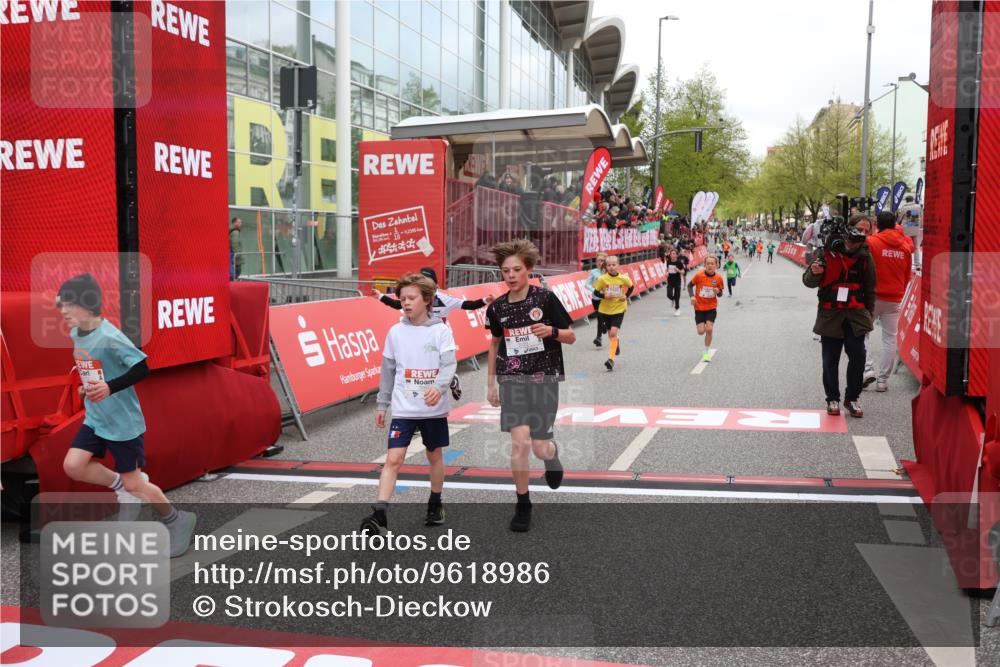 25.04.2026 - Das Zehntel Strokosch-Dieckow http://msf.ph/oto/9618986 25.04.2026 08:49:10 Ziel 1696, 1794, 2042, 2173, 2777, 3123, 3302, 3567, 3699, 3957 meine-sportfotos.de