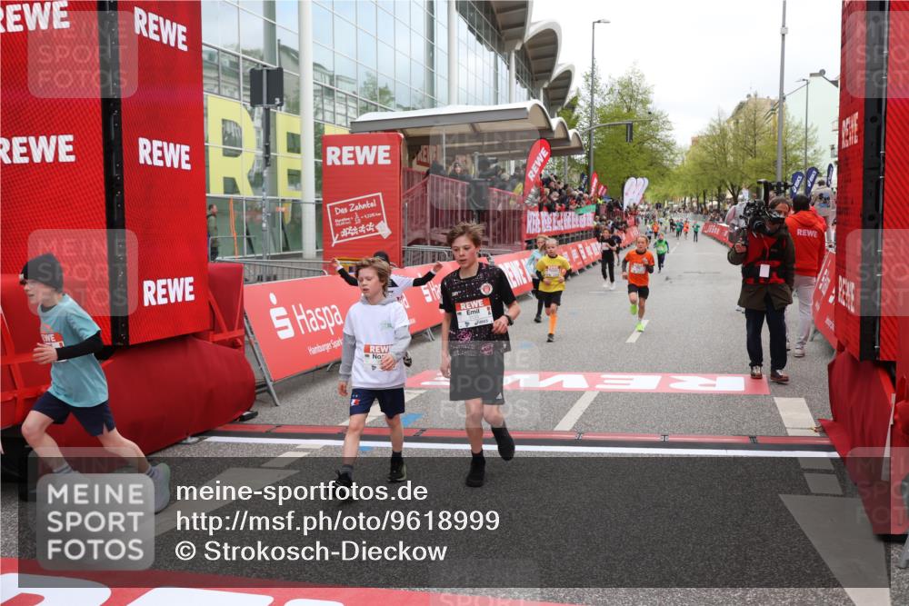 25.04.2026 - Das Zehntel Strokosch-Dieckow http://msf.ph/oto/9618999 25.04.2026 08:49:10 Ziel 1696, 1794, 2042, 2173, 2777, 3123, 3302, 3567, 3699, 3957 meine-sportfotos.de