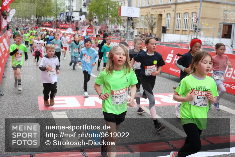 25.04.2026 - Das Zehntel Strokosch-Dieckow http://msf.ph/oto/9619022 25.04.2026 11:00:47 Ziel 5026, 5075, 5078, 5402, 5429, 5860, 6556, 6643, 6654, 6661, 6671, 6742, 6945, 7033, 7057, 7066, 7078, 7112, 7235, 7241, 7330, 7361, 7371, 7372, 7384, 7559, 7644, 7657 meine-sportfotos.de