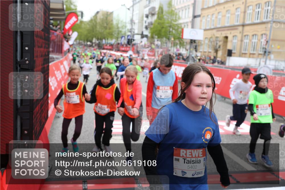 25.04.2026 - Das Zehntel Strokosch-Dieckow http://msf.ph/oto/9619108 25.04.2026 11:00:44 Ziel 5240, 5245, 5248, 5343, 5352, 5402, 5429, 5635, 5836, 5960, 6438, 6643, 6654, 6945, 7057, 7066, 7067, 7078, 7112, 7235, 7241, 7330, 7361, 7371, 7372, 7384, 7465, 7479, 7644, 7825 meine-sportfotos.de