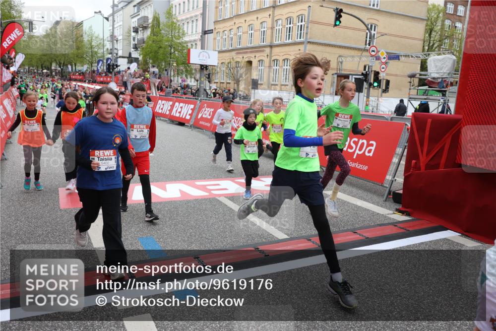 25.04.2026 - Das Zehntel Strokosch-Dieckow http://msf.ph/oto/9619176 25.04.2026 11:00:43 Ziel 5240, 5245, 5248, 5343, 5352, 5353, 5402, 5429, 5635, 5836, 5960, 6438, 6643, 6945, 7067, 7078, 7112, 7235, 7241, 7330, 7361, 7371, 7372, 7384, 7465, 7479, 7644, 7825 meine-sportfotos.de