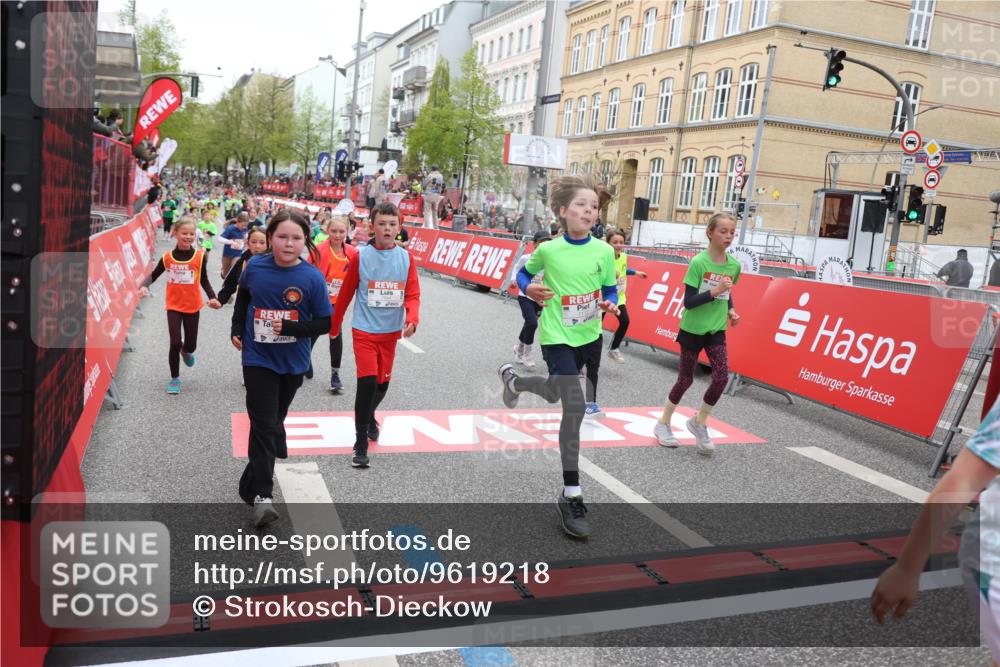 25.04.2026 - Das Zehntel Strokosch-Dieckow http://msf.ph/oto/9619218 25.04.2026 11:00:43 Ziel 5240, 5245, 5248, 5343, 5352, 5353, 5402, 5429, 5635, 5836, 5960, 6438, 6643, 6945, 7067, 7078, 7112, 7235, 7241, 7330, 7361, 7371, 7372, 7384, 7465, 7479, 7644, 7825 meine-sportfotos.de