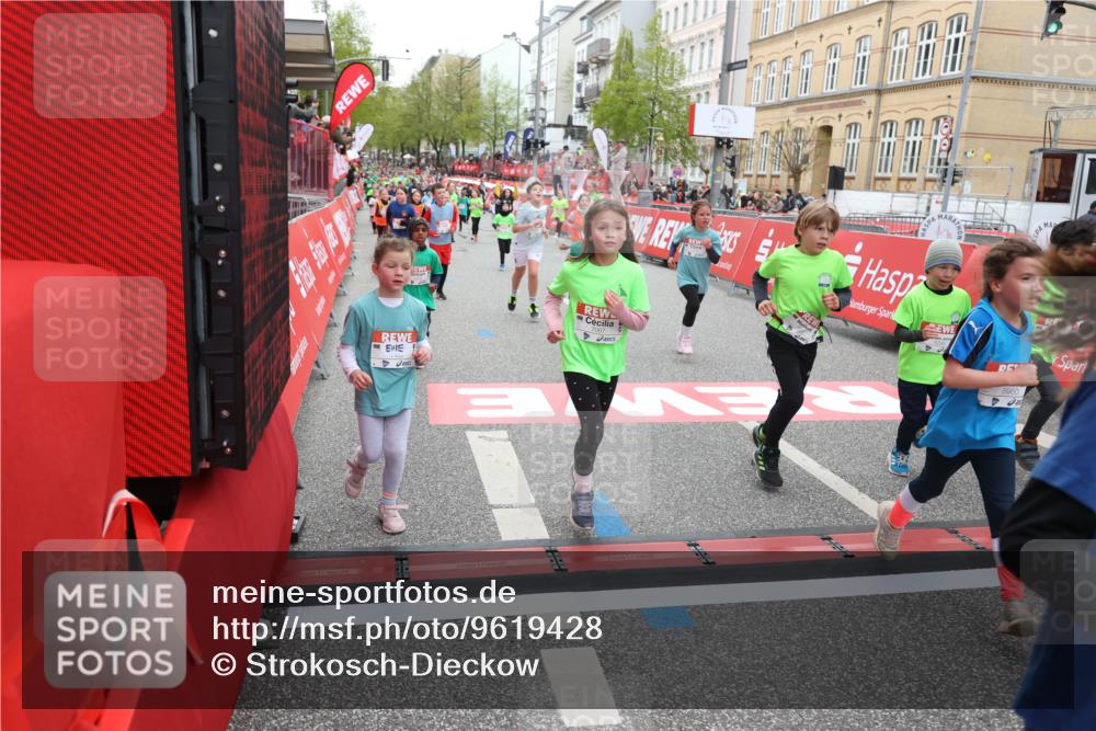 25.04.2026 - Das Zehntel Strokosch-Dieckow http://msf.ph/oto/9619428 25.04.2026 11:00:39 Ziel 5233, 5240, 5245, 5248, 5343, 5352, 5353, 5635, 5690, 5836, 5960, 5995, 6091, 6438, 6632, 6669, 6686, 6874, 6945, 7017, 7054, 7067, 7296, 7410, 7465, 7479, 7660, 7800, 7825, 7859 meine-sportfotos.de