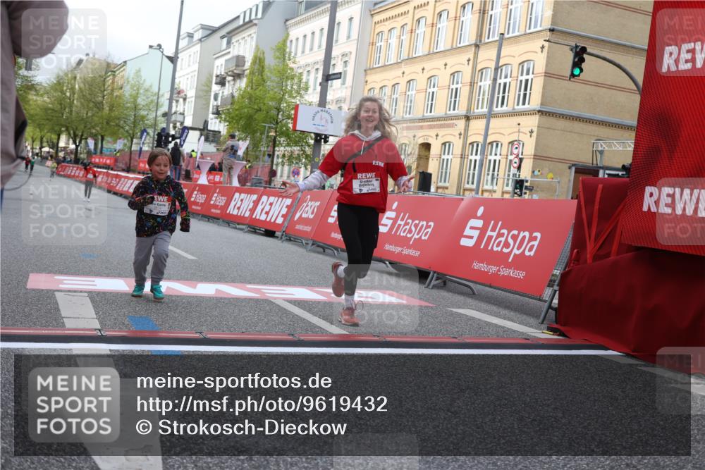 25.04.2026 - Das Zehntel Strokosch-Dieckow http://msf.ph/oto/9619432 25.04.2026 09:12:36 Ziel 2667, 2678, 2845, 3270, 3879 meine-sportfotos.de