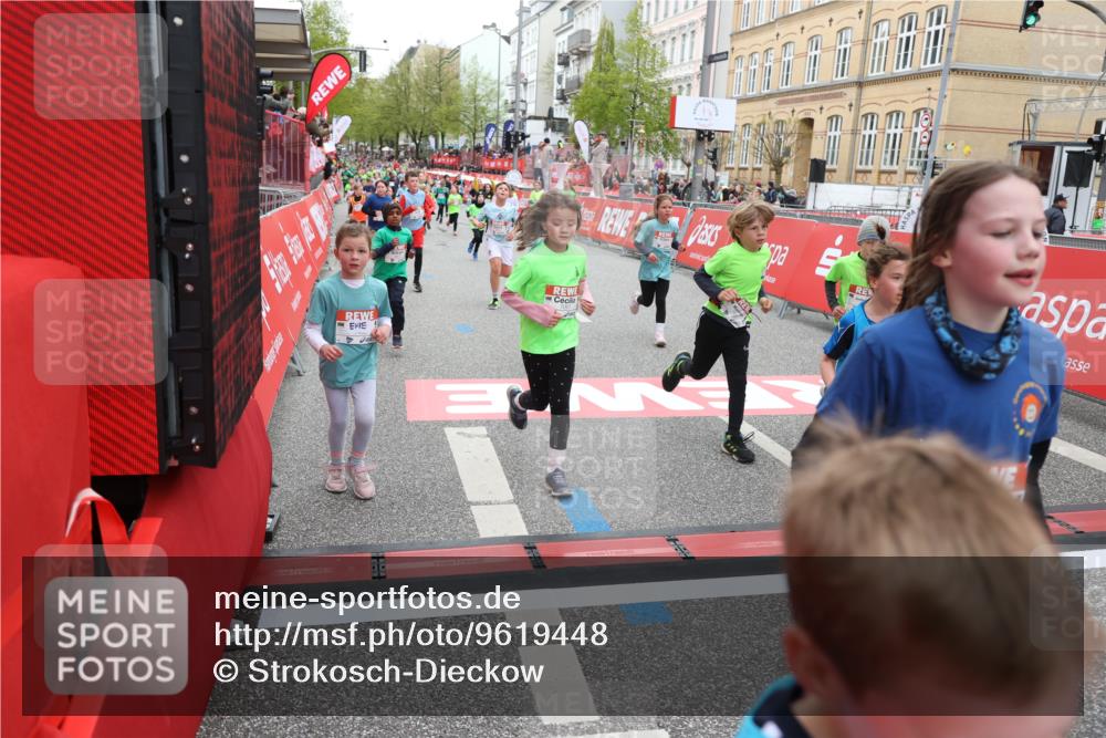 25.04.2026 - Das Zehntel Strokosch-Dieckow http://msf.ph/oto/9619448 25.04.2026 11:00:39 Ziel 5233, 5240, 5245, 5248, 5343, 5352, 5353, 5635, 5690, 5836, 5960, 5995, 6091, 6438, 6632, 6669, 6686, 6874, 6945, 7017, 7054, 7067, 7296, 7410, 7465, 7479, 7660, 7800, 7825, 7859 meine-sportfotos.de
