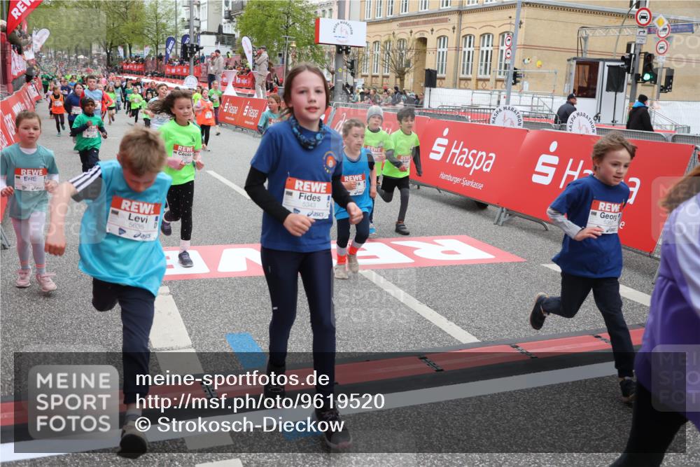 25.04.2026 - Das Zehntel Strokosch-Dieckow http://msf.ph/oto/9619520 25.04.2026 11:00:39 Ziel 5233, 5240, 5245, 5248, 5343, 5352, 5353, 5635, 5690, 5836, 5960, 5995, 6091, 6438, 6632, 6669, 6686, 6874, 6945, 7017, 7054, 7067, 7296, 7410, 7465, 7479, 7660, 7800, 7825, 7859 meine-sportfotos.de