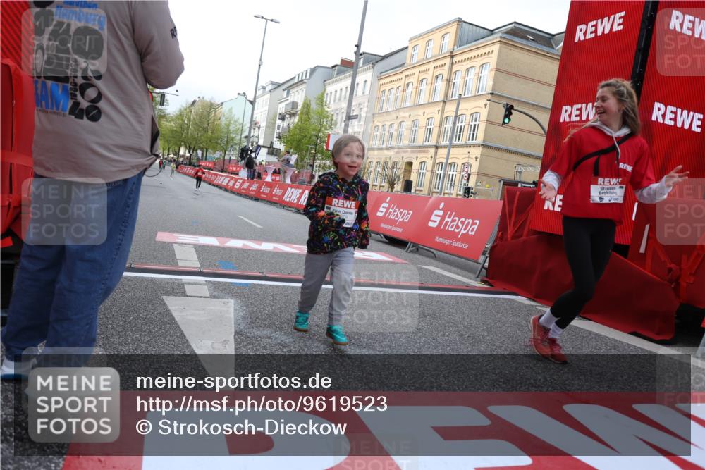 25.04.2026 - Das Zehntel Strokosch-Dieckow http://msf.ph/oto/9619523 25.04.2026 09:12:37 Ziel 2667, 2678, 2845, 3270, 3879 meine-sportfotos.de