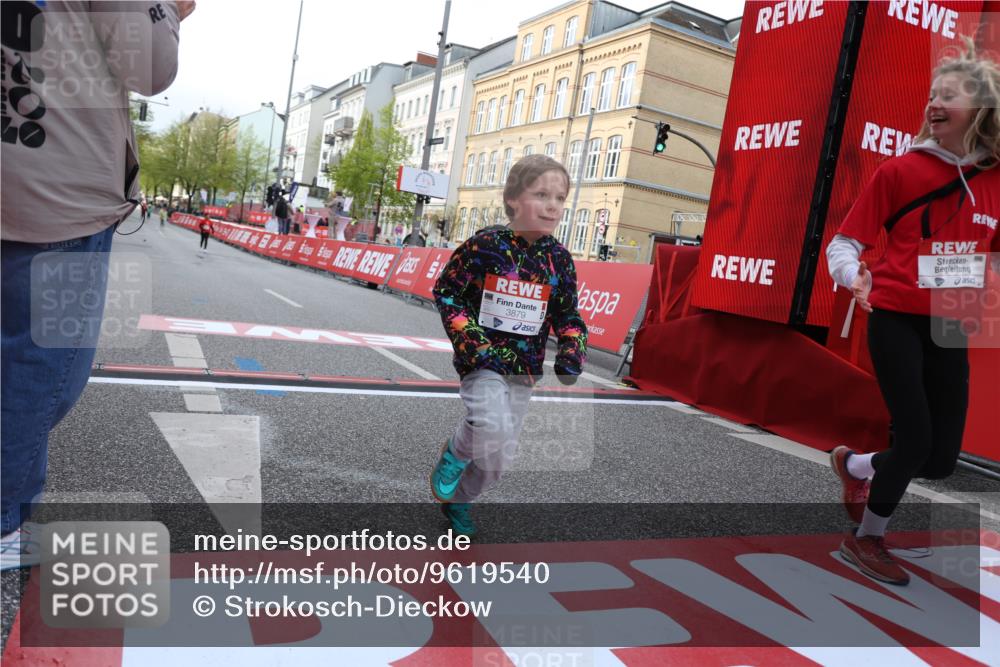 25.04.2026 - Das Zehntel Strokosch-Dieckow http://msf.ph/oto/9619540 25.04.2026 09:12:38 Ziel 2667, 2678, 2845, 3270, 3879 meine-sportfotos.de