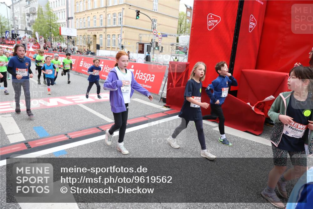 25.04.2026 - Das Zehntel Strokosch-Dieckow http://msf.ph/oto/9619562 25.04.2026 11:00:38 Ziel 5219, 5233, 5240, 5245, 5248, 5271, 5343, 5352, 5353, 5635, 5690, 5836, 5960, 5995, 6091, 6395, 6438, 6632, 6669, 6686, 6874, 7017, 7054, 7067, 7296, 7410, 7465, 7479, 7660, 7767, 7800, 7825, 7844, 7859 meine-sportfotos.de